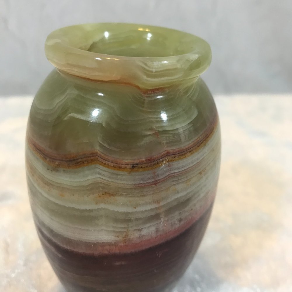 Hand Carved Marble Banded Onyx flower miniature vase - Picture 4 of 8